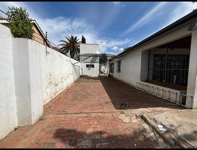 7 BEDROOM HOUSE FOR SALE IN ORANGE GROVE